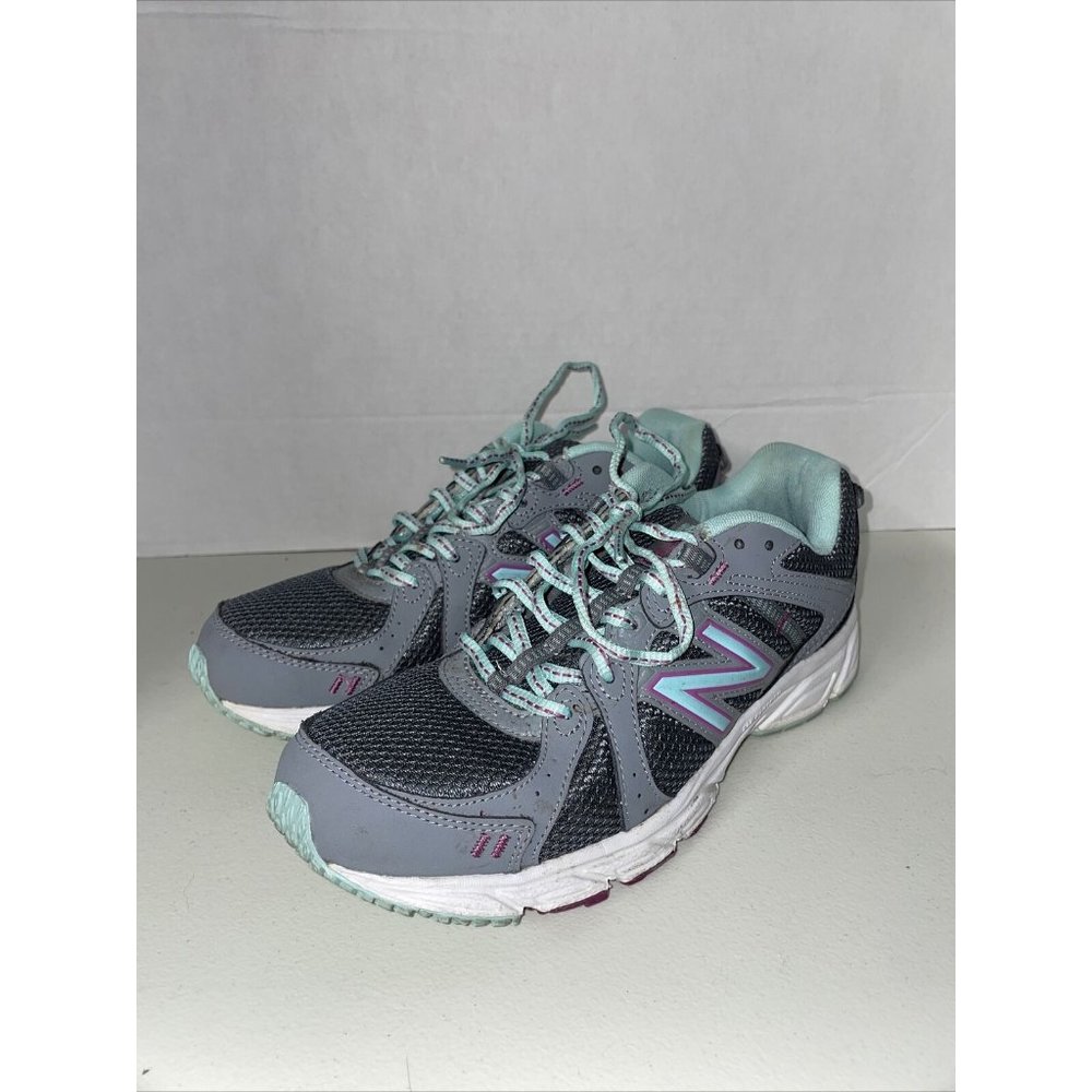 New Balance Womens 402 Trail Running Shoes Gray WE402GA1 Low Top Lace Up 9.5
